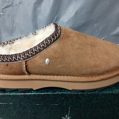 EMU SHARKY CUFF SLIPPER IN TAN - W7