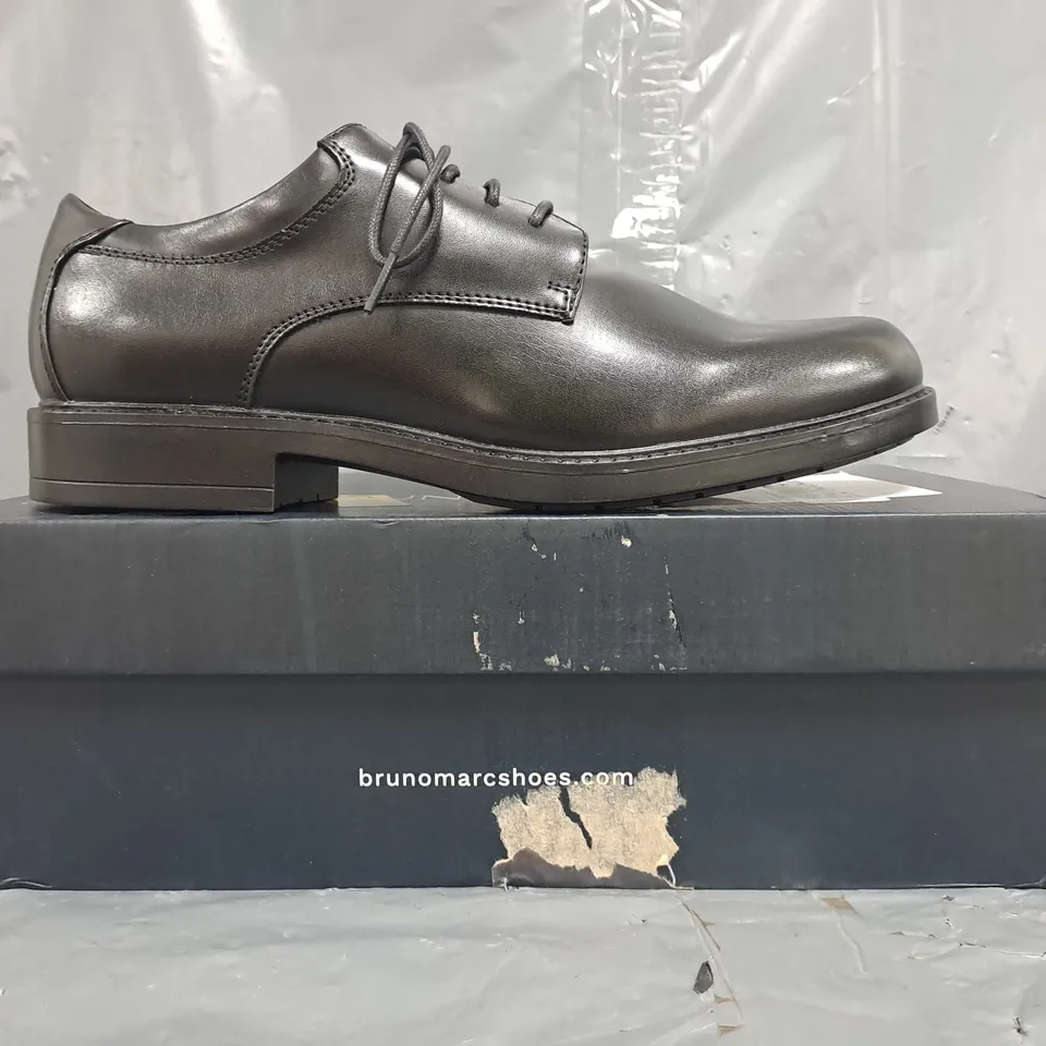BOXED PAIR OF BRUNO MARC LACE UP SHOES IN BLACK SIZE UK 8.5