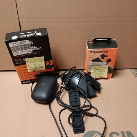 APPROXIMATELY 10 ASSORTED ELECTRICALS TO INCLUDE SKULLCANDY DIME EVO, STEELSERIES RIVAL 600, SKULLCANDY PUSH ACTIVE, ETC