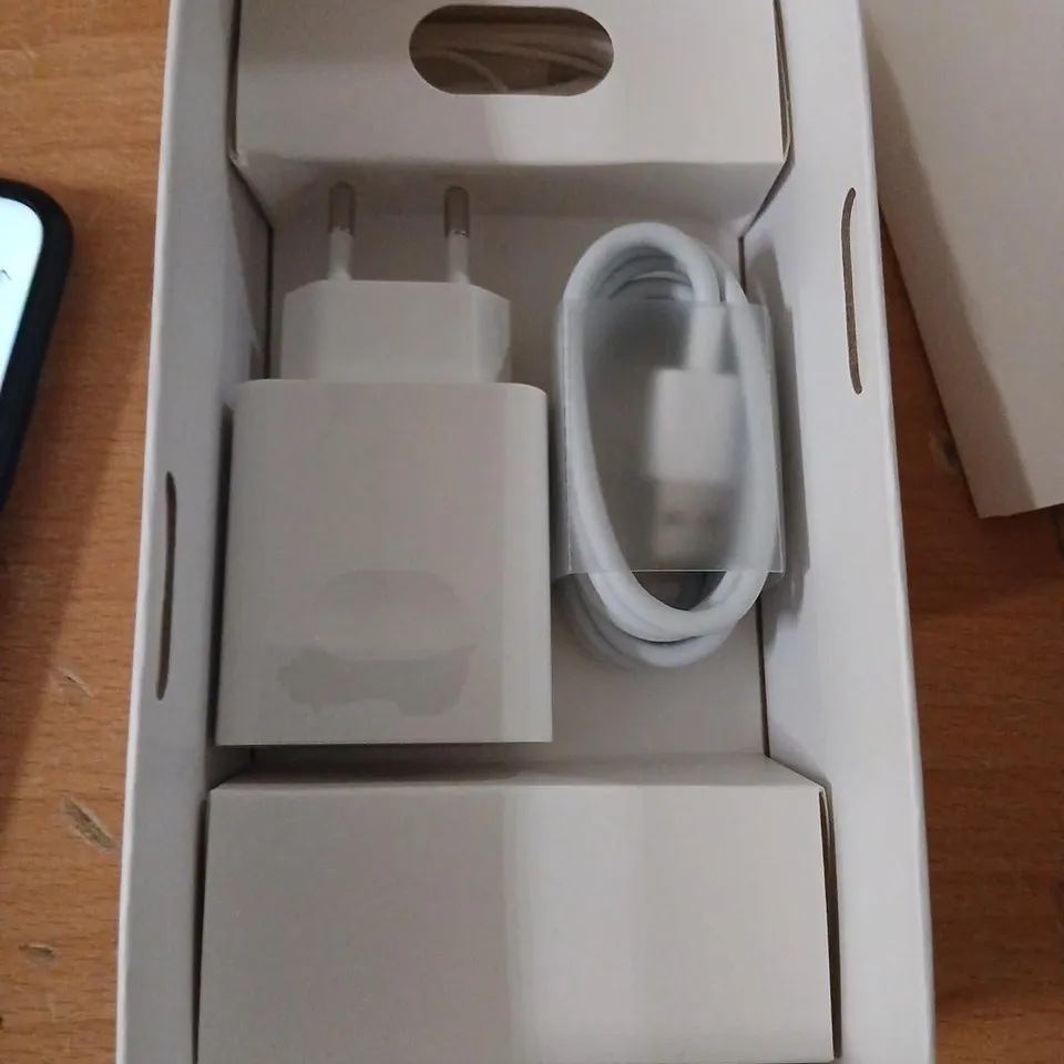 HUAWEI P40 LITE SMARTPHONE – JNY-LX1, BOXED WITH CHARGER