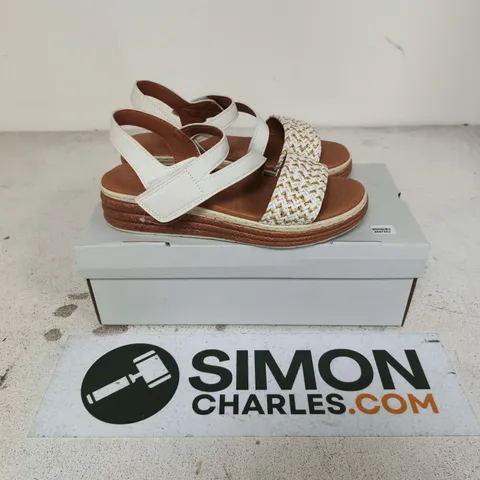 BOXED PAIR OF DR KELLER STRAPPY SANDALS IN WHITE - SIZE 7
