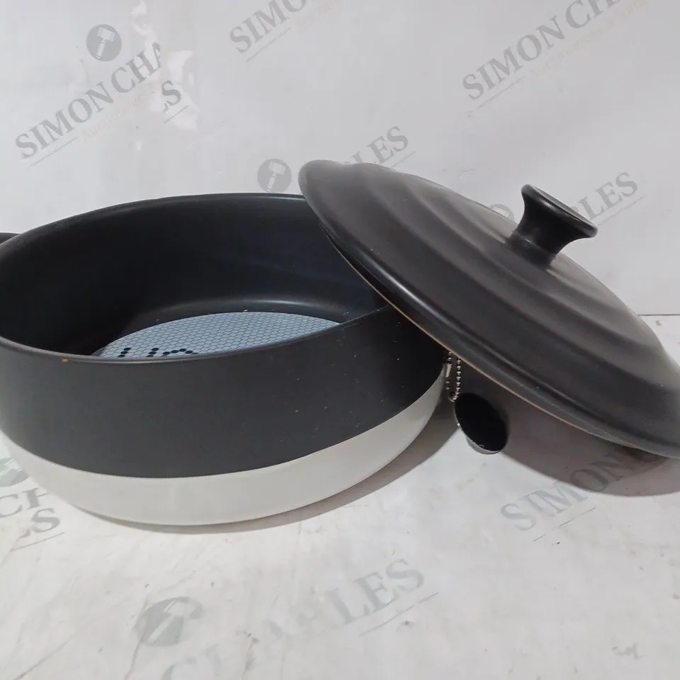 BUNDLEBERRY BY AMANDA HOLDEN LARGE CERAMIC CASSEROLE DISH