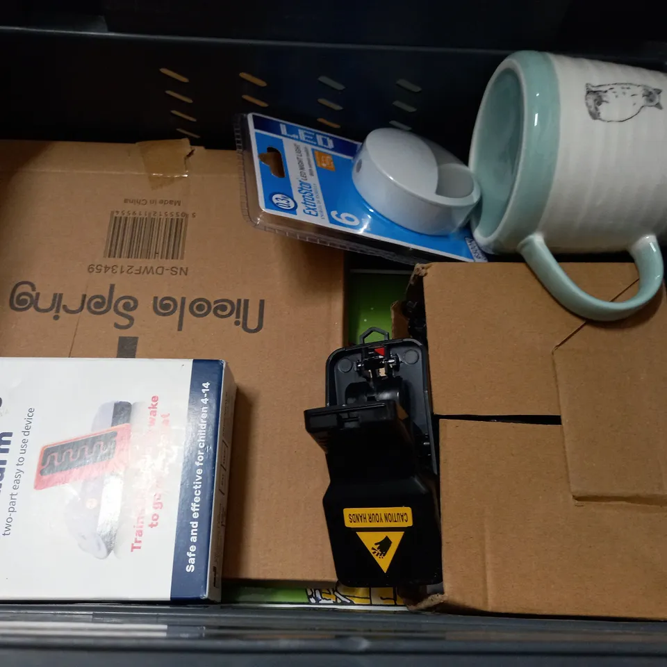 LOT OF ASSORTED HOUSEHOLD ITEMS TO INCLUDE LEATHER DOG COLLAR, ELECTRONIC PROGRAMMER AND CARBON MONOXIDE ALARM