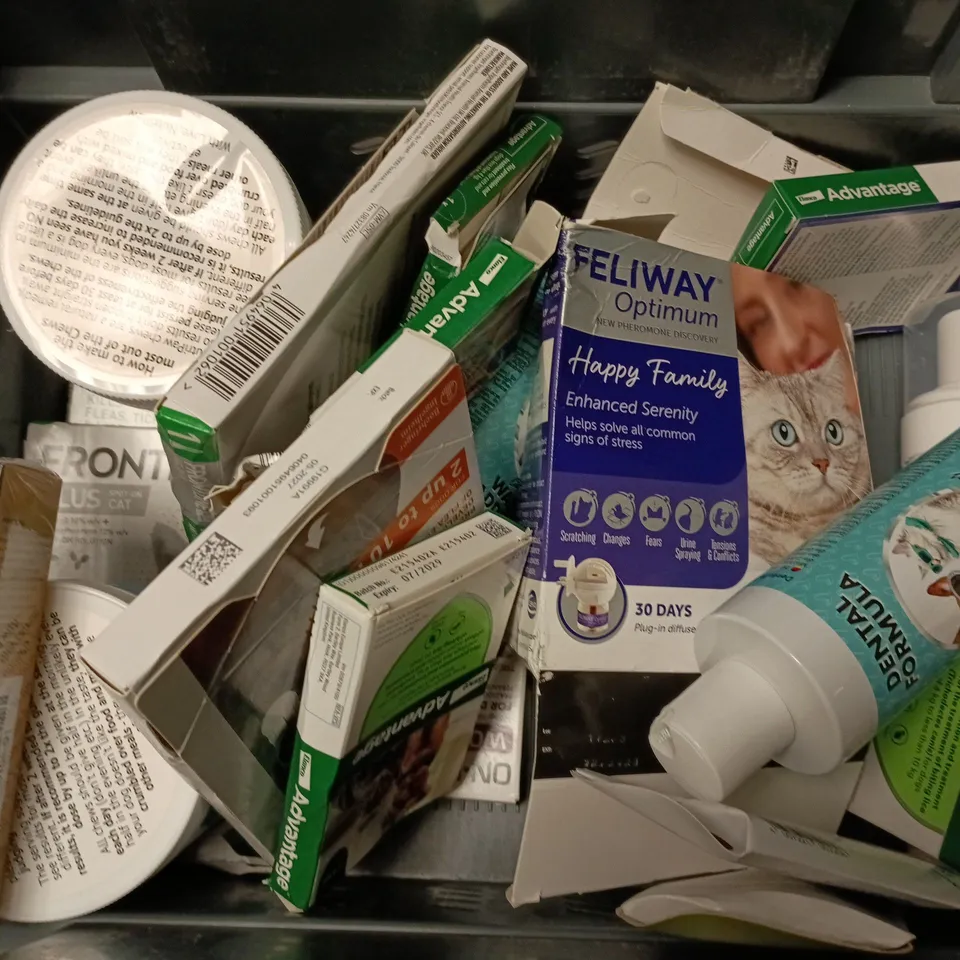 APPROXIMATELY 15 ASSORTED PET SUPPLIES TO INCLUDE JOINT AID FOR DOGS, CALMING TREATS, FRONTPRO CHEWABLE TABLETS, ETC