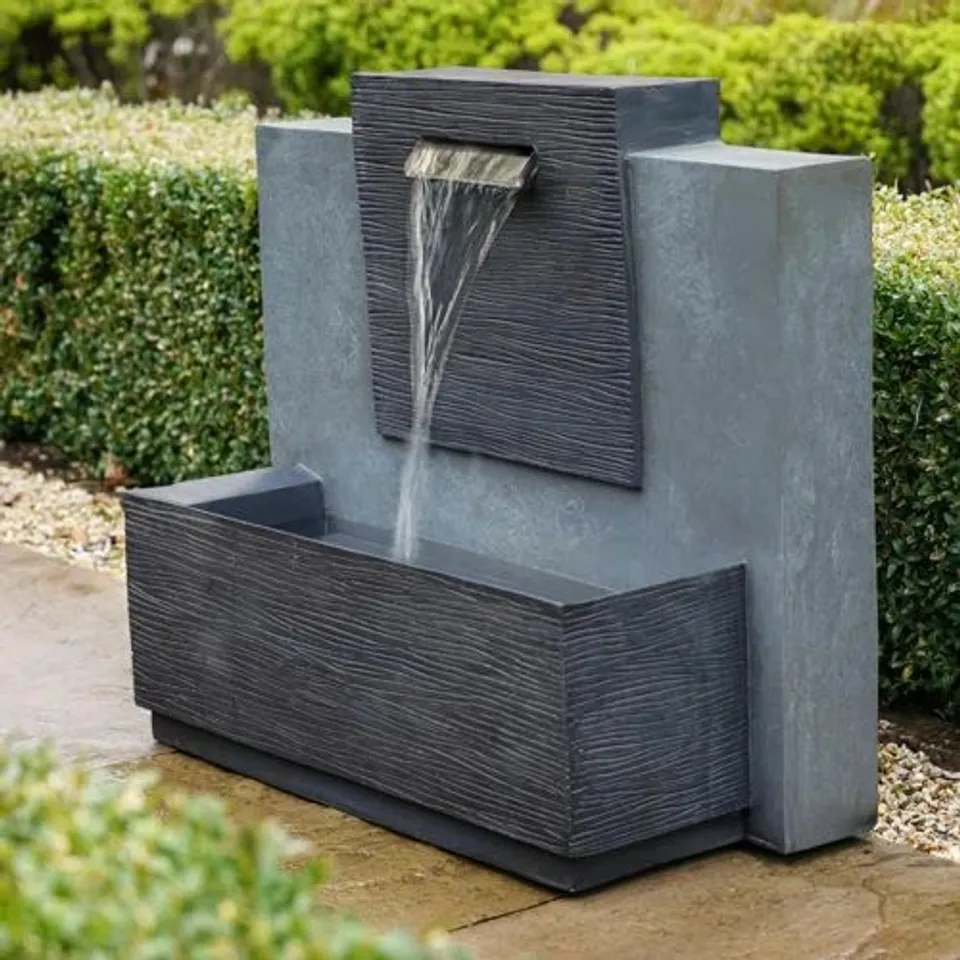 SEMAN WATER FEATURE WITH LIGHT