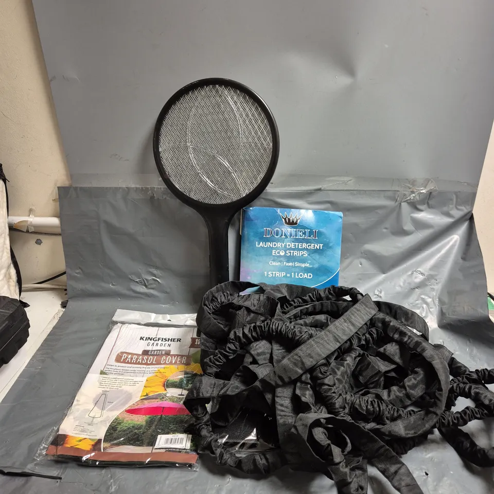 APPROXIMATELY 15 ASSORTED HOUSEHOLD PRODUCTS TO INCLUDE FLY SWATTER, GARDEN HOSE, PARASOL COVER, ETC