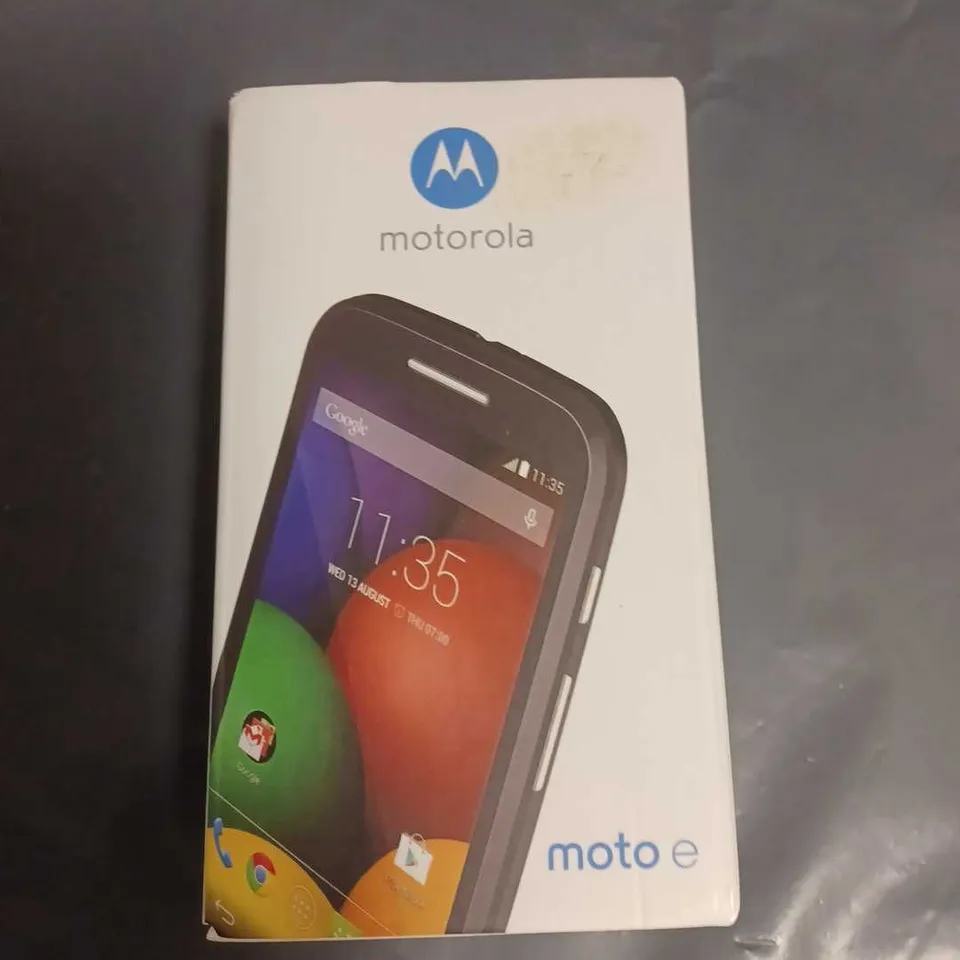 BOXED MOTOROLA MOTO E PHONE IN BLACK - XT1021