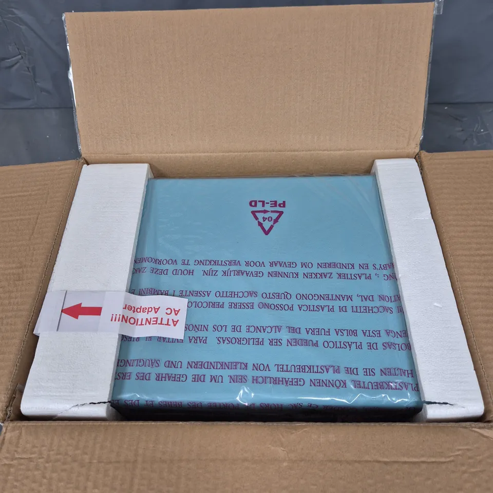 BOXED RETRO-MUSIQUE BLUETOOTH TABLE TOP TURNTABLE IN TURQUOISE