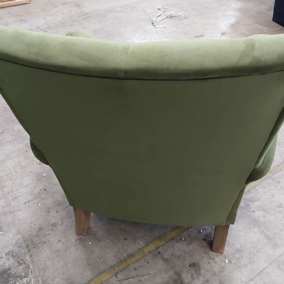 QUALITY BRITISH MADE LOUNGE Co EASY CHAIR PLUSH GREEN FABRIC