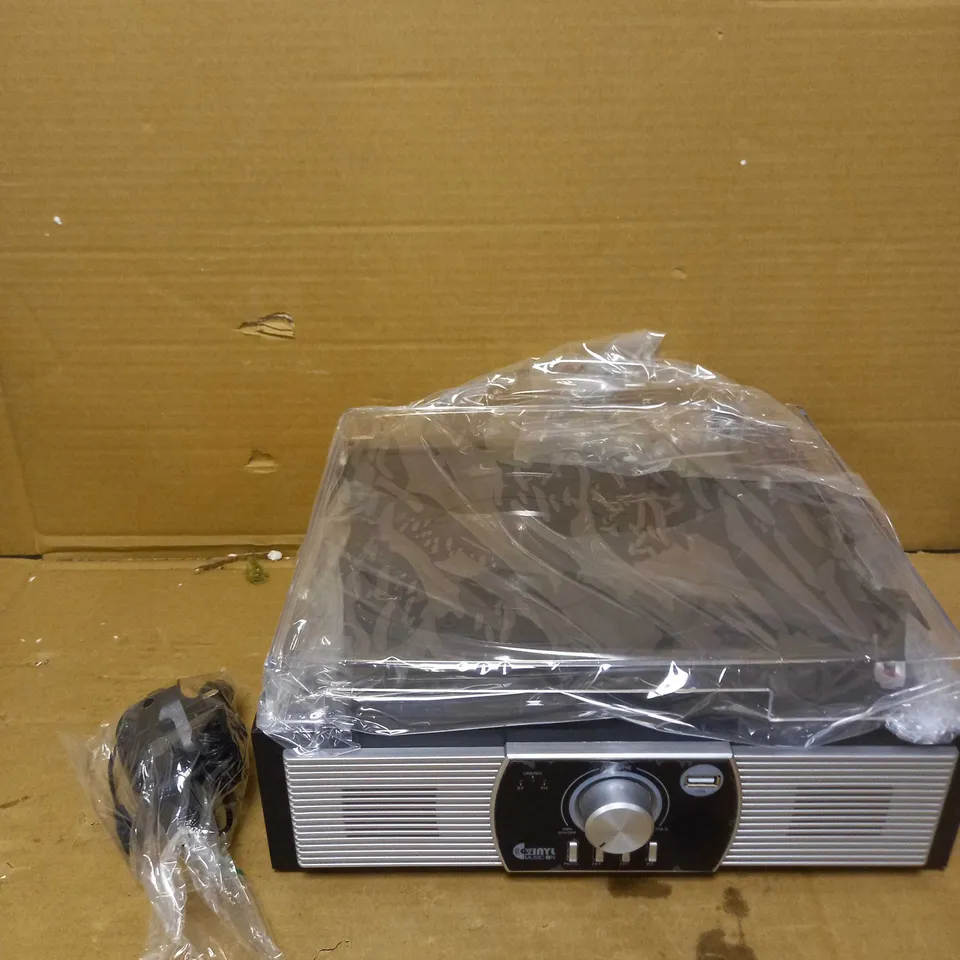 BOXED VINYL MUSIC ON VM0-009 VINTAGE CLASSIC TURNTABLE