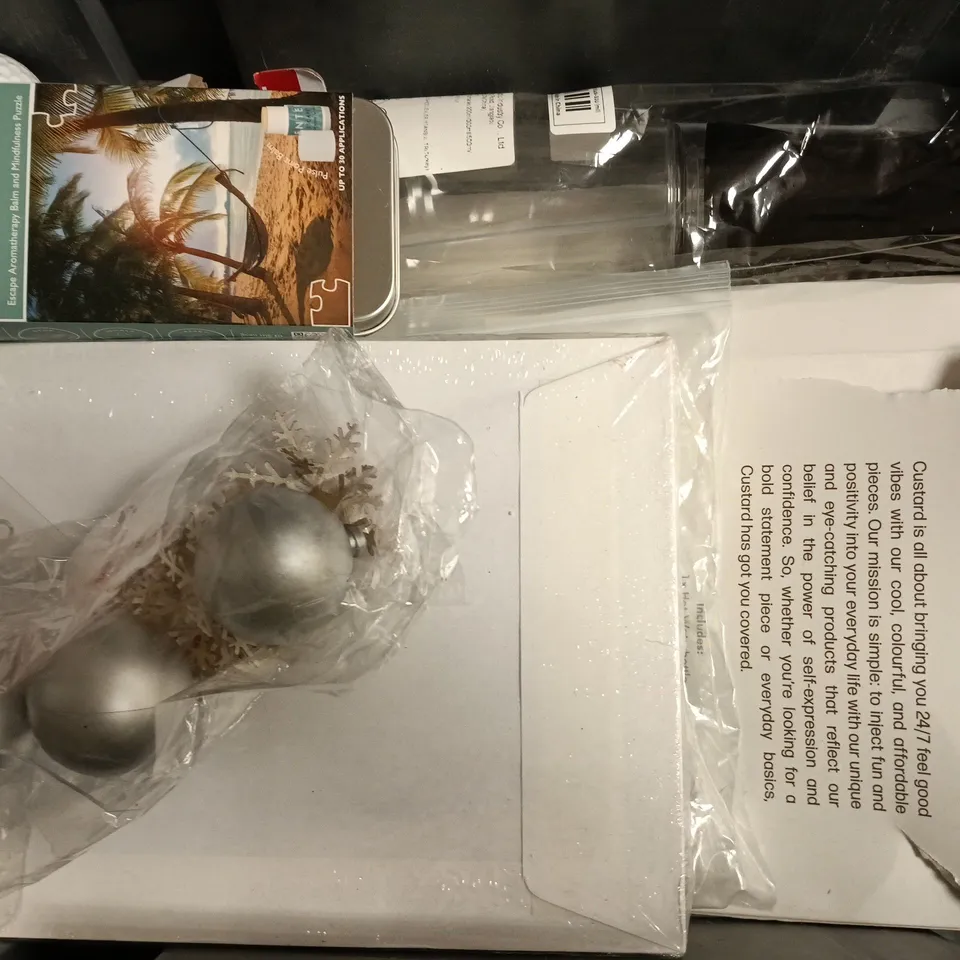 APPROXIMATELY 10 ASSORTED HOUSEHOLD ITEMS TO INCLUDE WHITE TOUGH TACK, CISTERN BLOCKS, ETC