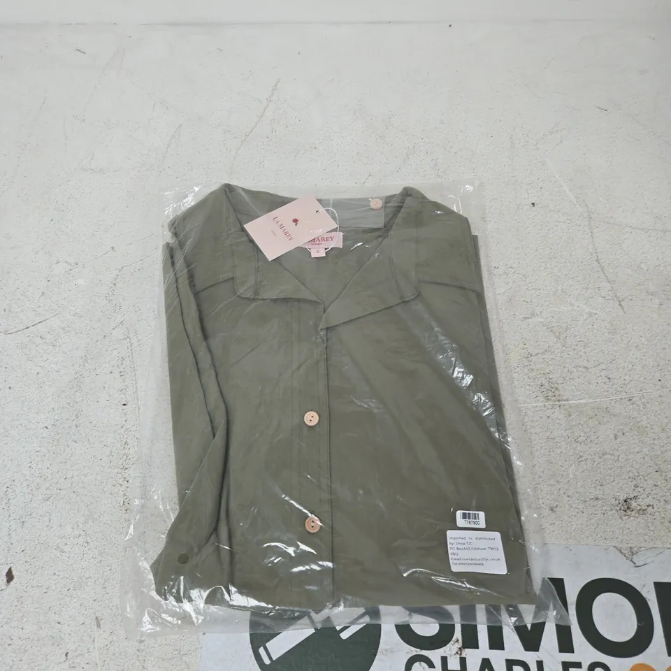 BOX OF APPROXIMATELY 30 ASSORTED CLOTHING ITEMS TO INCLUDE: LA MAREY GREEN BUTTONED BLOUSE