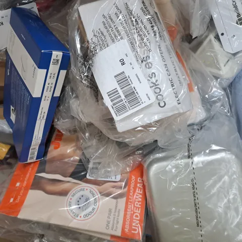 BOX OF APPROXIMATELY 12 ASSORTED HOUSEHOLD ITEMS - COLLECTION ONLY