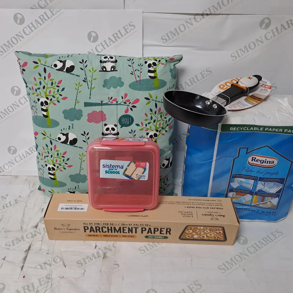 APPROXIMATELY 15 ASSORTED ITEMS TO INCLUDE MINI FRY PAN, PARCHMENT PAPER, REGINA HOUSEHOLD TOWEL 