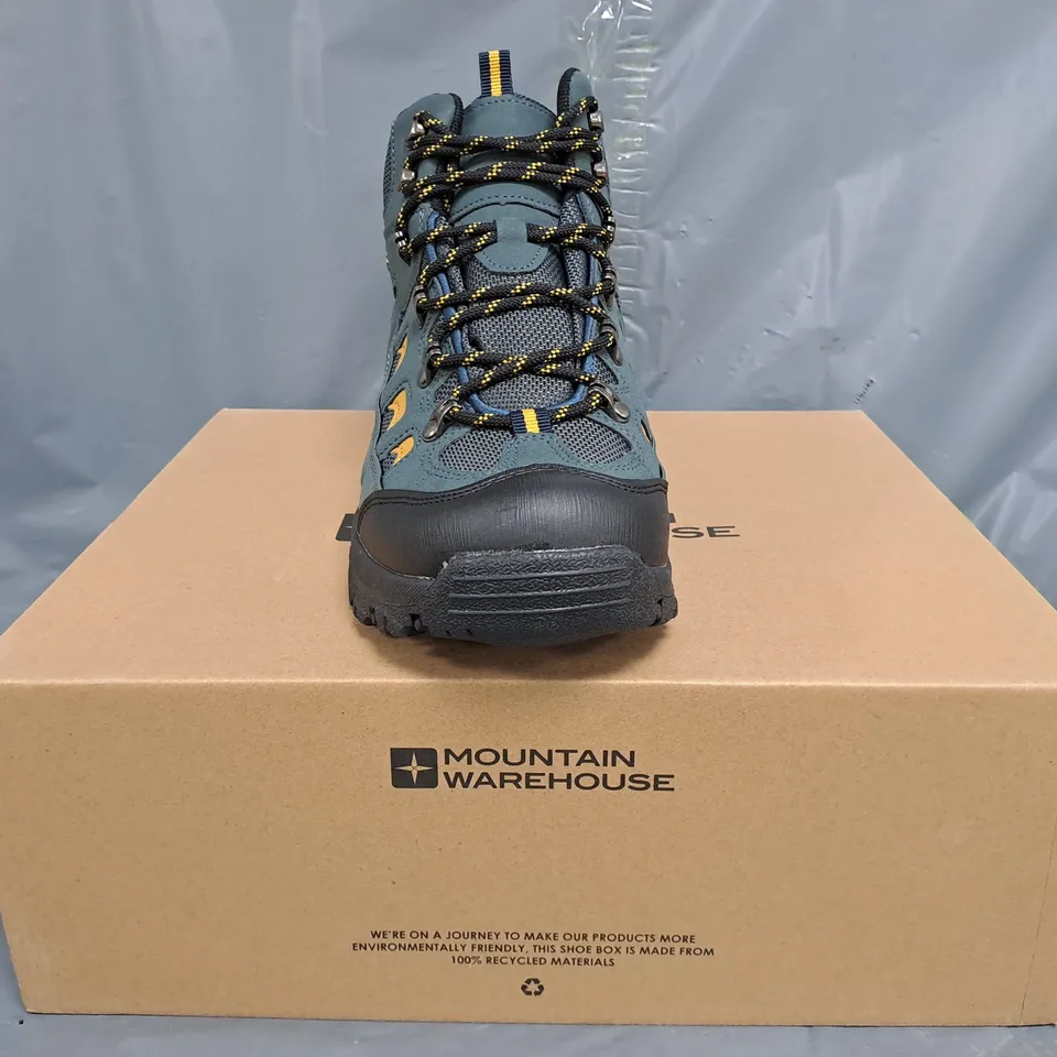BOXED PAIR OF MOUNTAIN WAREHOUSE ADVENTURER WATERPROOF HIKING BOOTS IN BLUE/TAN SIZE UK 10