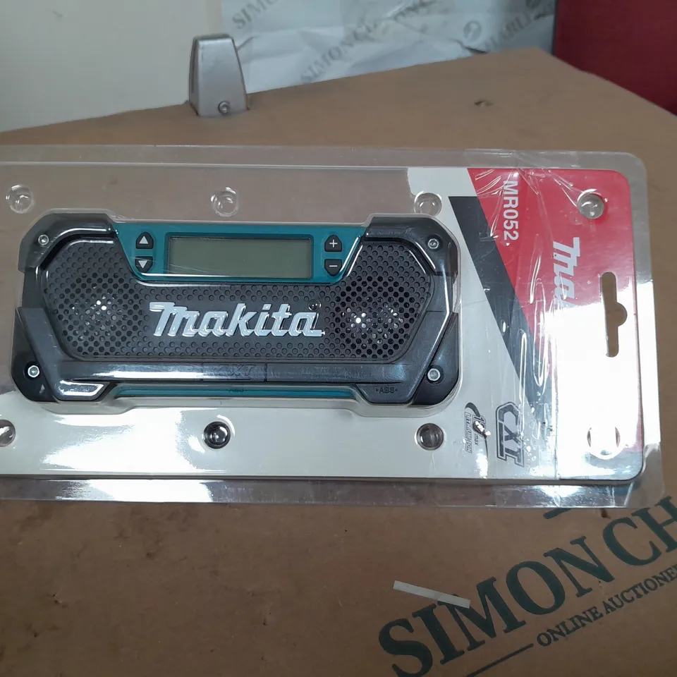 MAKITA MR052