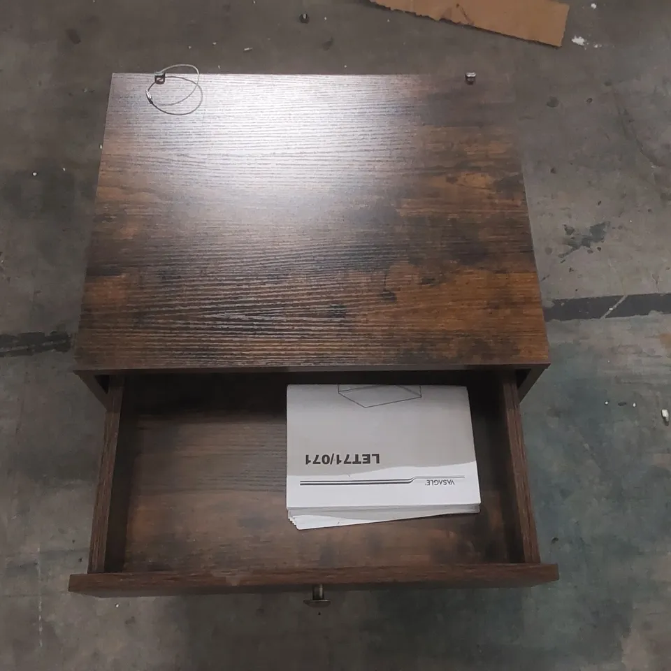 MONTEREY 1 DRAWER BEDSIDE TABLE