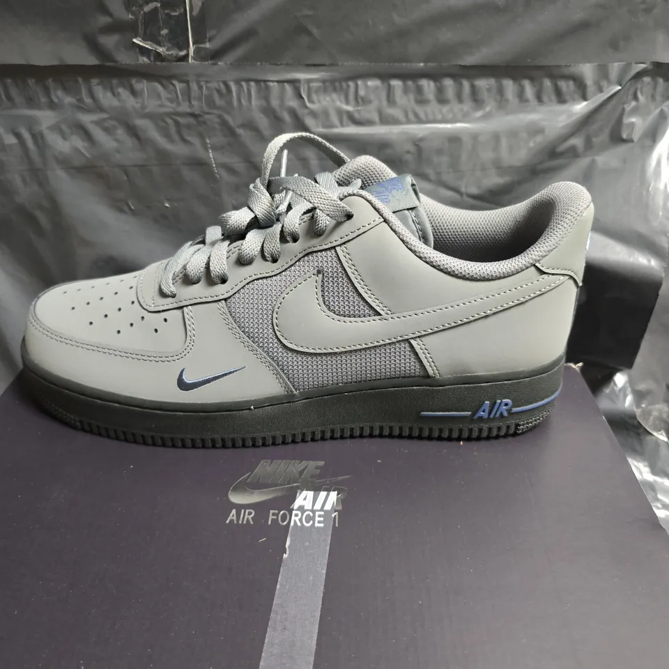 NIKE AIR FORCE 1 '07 LV8 SNEAKERS – SMOKE GREY / DIFFUSED BLUE SIZE 9.5