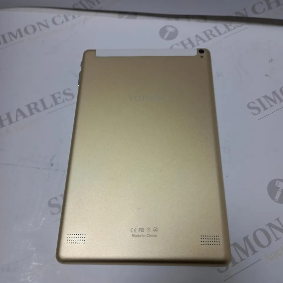 YOTOPT TABLET WITH KEYBOARD, MOUSE AND CHARGER 