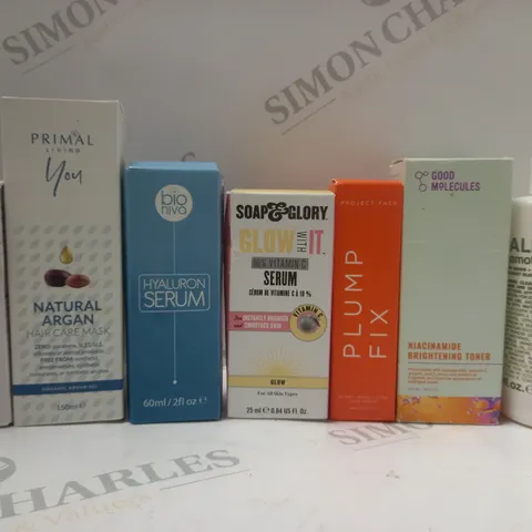 BOX OF APPROX 7 ASSORTED BEAUTY PRODUCTS TO INCLUDE SOAP&GLORY VITAMIN C SERUM, PROJECT FACE PLUMP FIX FACE SERUM, MALIN+GOETZ HAND/BODY WASH, ETC