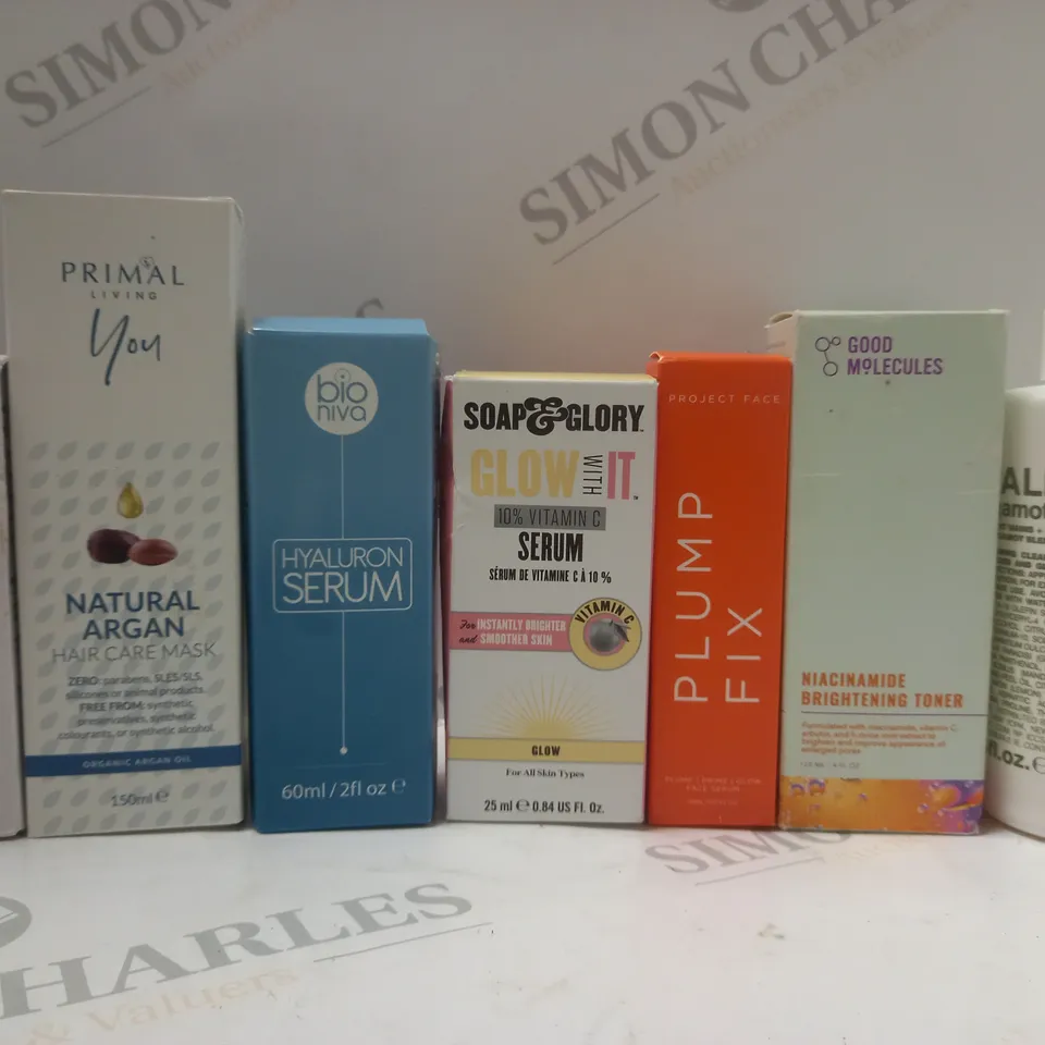 BOX OF APPROX 7 ASSORTED BEAUTY PRODUCTS TO INCLUDE SOAP&GLORY VITAMIN C SERUM, PROJECT FACE PLUMP FIX FACE SERUM, MALIN+GOETZ HAND/BODY WASH, ETC 