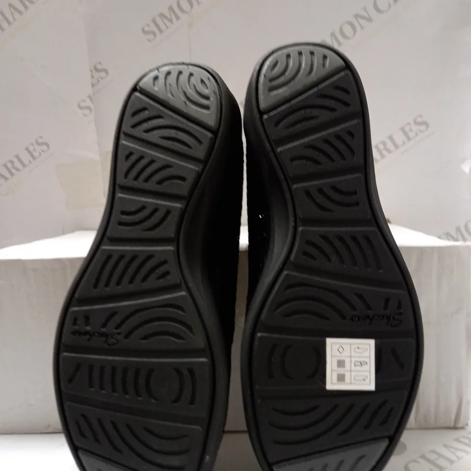 BOXED PAIR OF SKECHERS ARYA SWEET GLITZ RHINESTONE SKIMMER BLACK BALLET SHOES - SIZE 5