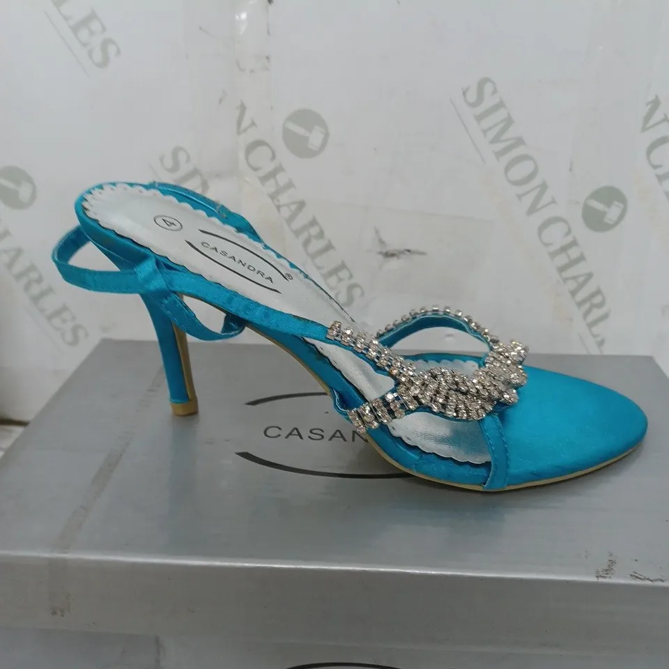 BOX OF APPROXIMATELY 10 PAIRS OF SHOES TO INCLUDE GEM HEELS, RED LOW HEELS, BLUE HIGH HEELS ETC
