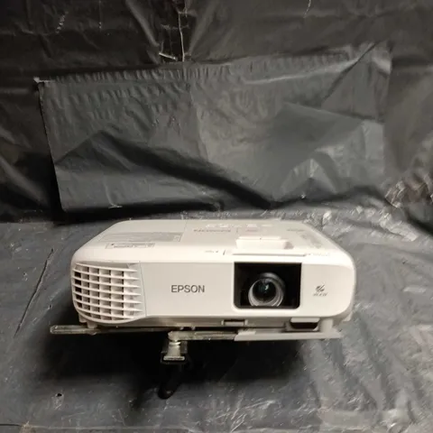 EPSON LCD PROJECTOR 