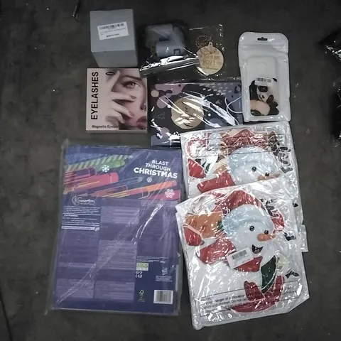 PALLET OF ASSORTED ITEMS INCLUDING MAGNETIC EYELASH KIT, CHRISTMAS DECAL, 2022 JOURNAL, 2021 CHRISTMAS ORNAMENT, BATHROOM SHOWER SHELVE, PHONE CASES