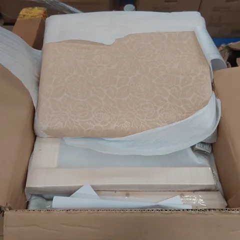 BOXED MOLLOY WOODCRAFT BIRCH STOOL