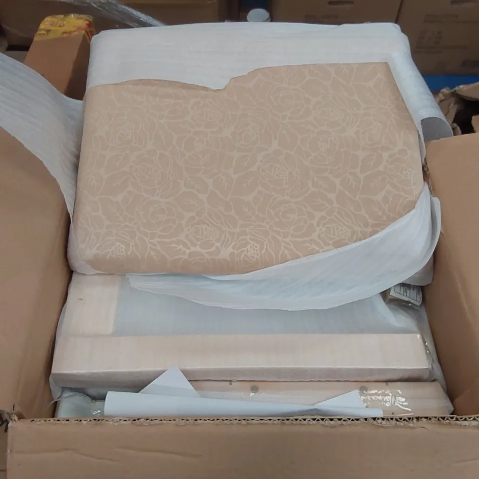 BOXED MOLLOY WOODCRAFT BIRCH STOOL