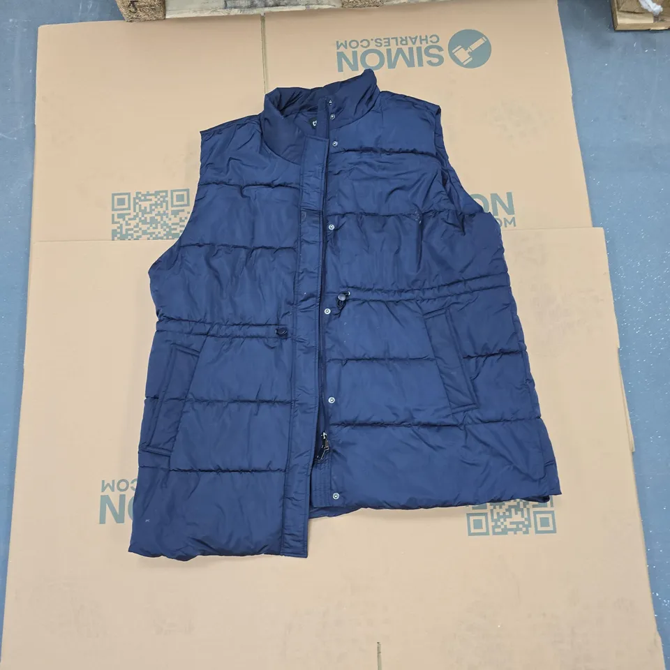 BOX OF APPROXIMATELY 12 ASSORTED ITEMS TO INCLUDE: CENTIGRADE NAVY GILLET