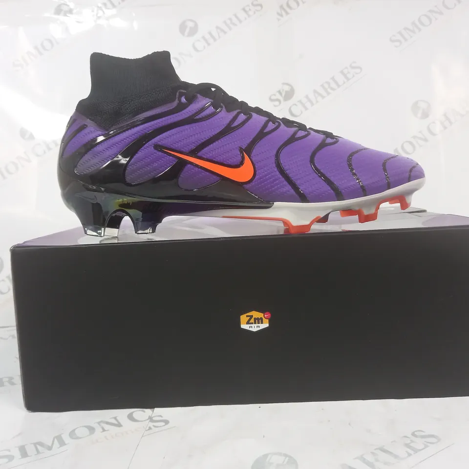 BOXED PAIR OF NIKE ZOOM SUPERFLY 9 AM PLUS FOOTBALL BOOTS IN PURPLE/ORANGE UK SIZE 8