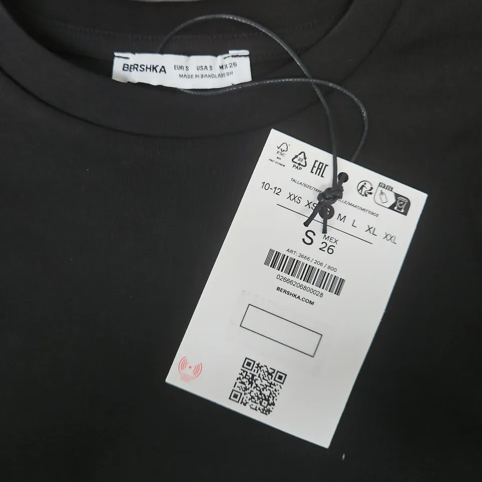 BERSHKA BLACK T-SHIRT – SIZE S 