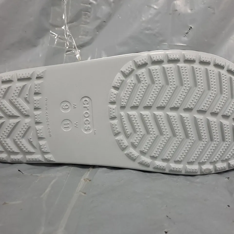 PAIR OF CROCS BAYABAND SLIDES IN GREY SIZE UK M8/W9