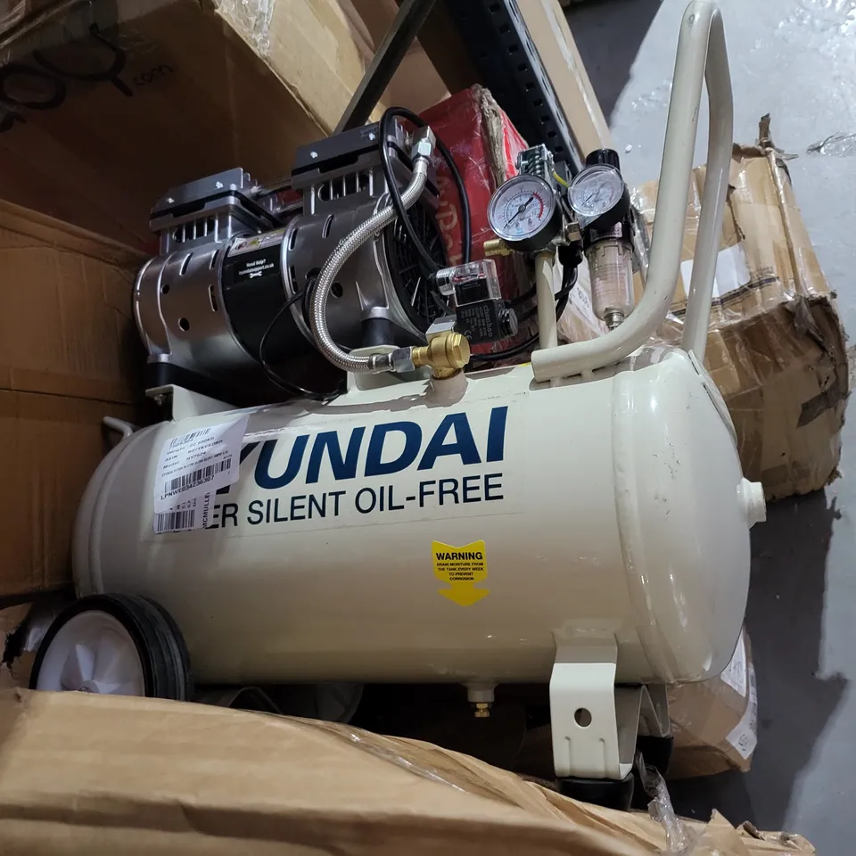 HYUNDAI 24 LITRE ULTRA SILENT AIR COMPRESSOR