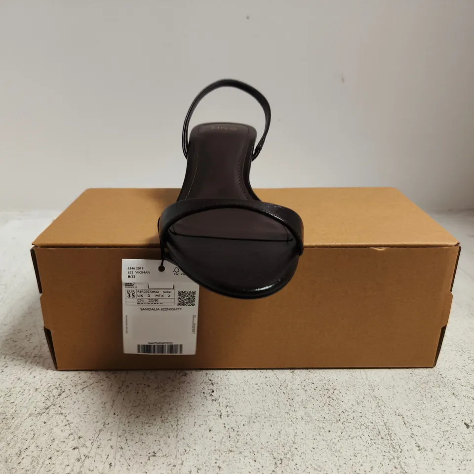 BOXED PAIR OF MANGO LOW HEEL OPEN TOE SANDALS IN DARK CHOCOLATE SIZE UK 2