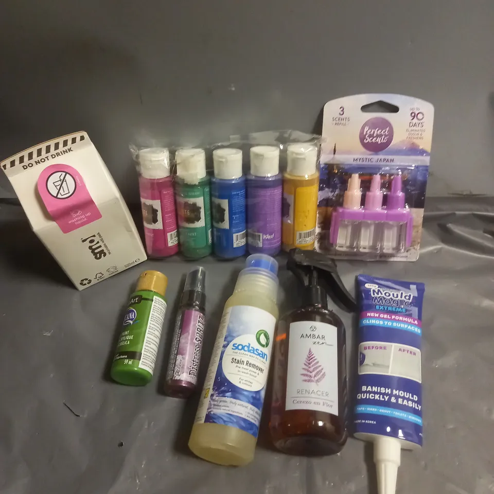 APPROXIMATELY 15 ASSORTED HOUSEHOLD PRODUCTS TO INCLUDE STAIN REMOVER, AIR FRESHENERS, FABRIC PAINT ETC - COLLECTION ONLY 