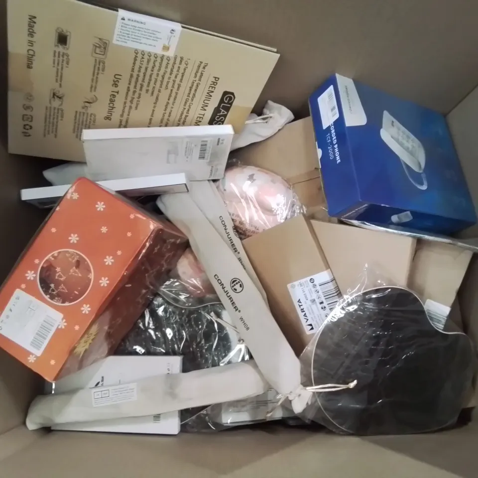 BOX CONTAINING LARGE AMOUNT OF BOXED ELECTRICAL ITEMS TO INCLUDE: PHONE STANDS, WEB CAMERA, 5 INCH RING LIGHTS ETC.