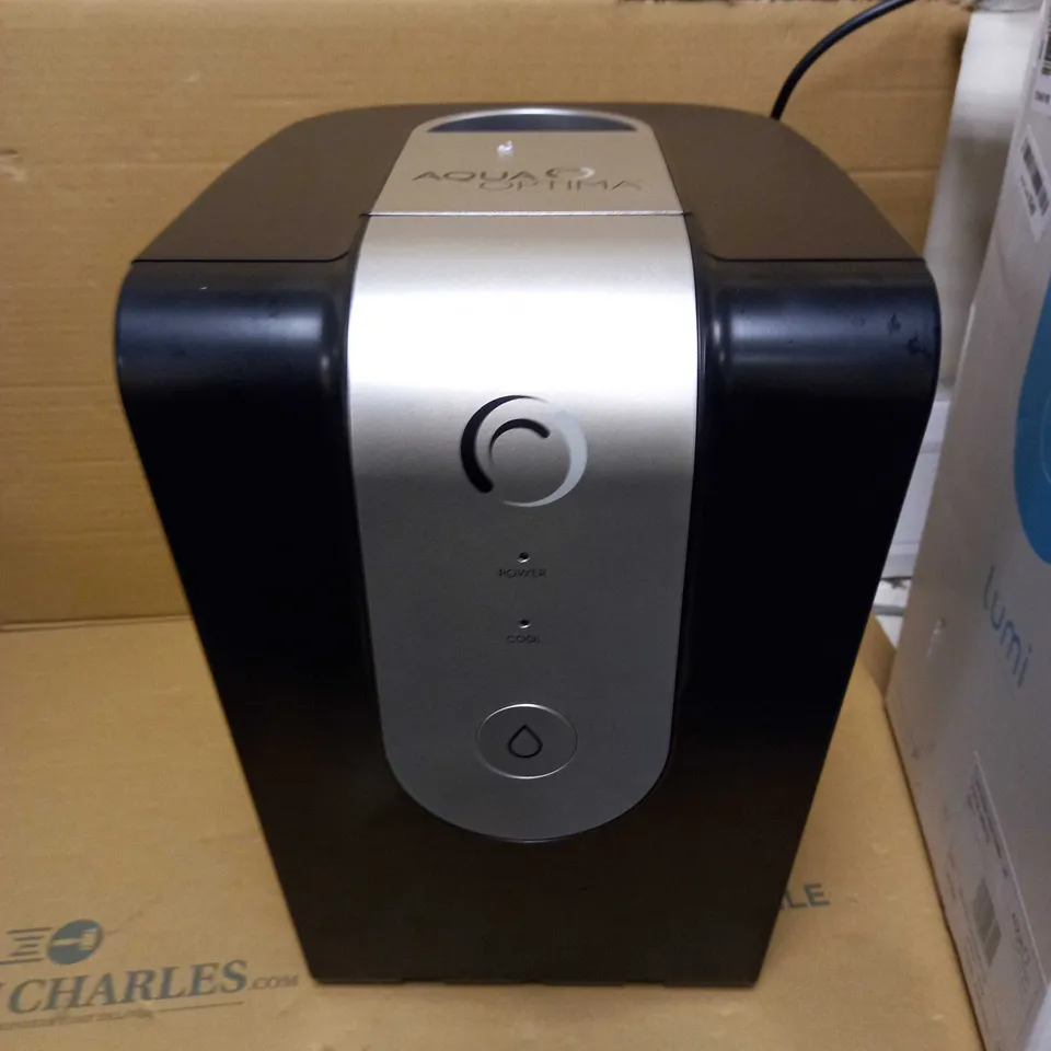 AQUA OPTIMA LUMI CHILLER