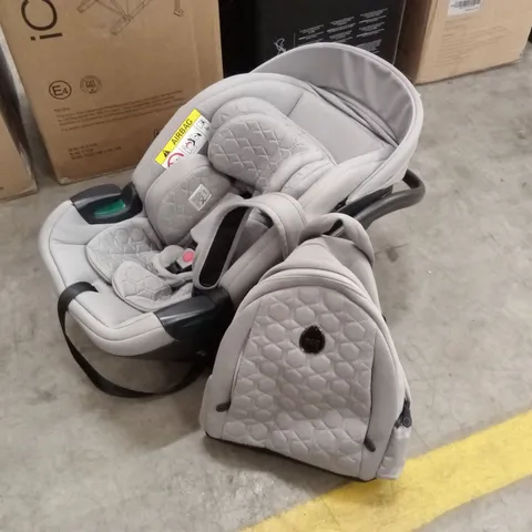 MAXI-COSI CAR SEAT AND TRAVEL BAG