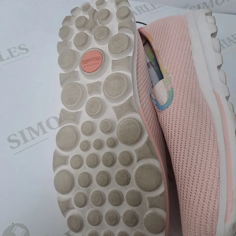 SKECHERS GO WALK PINK PUMPS 