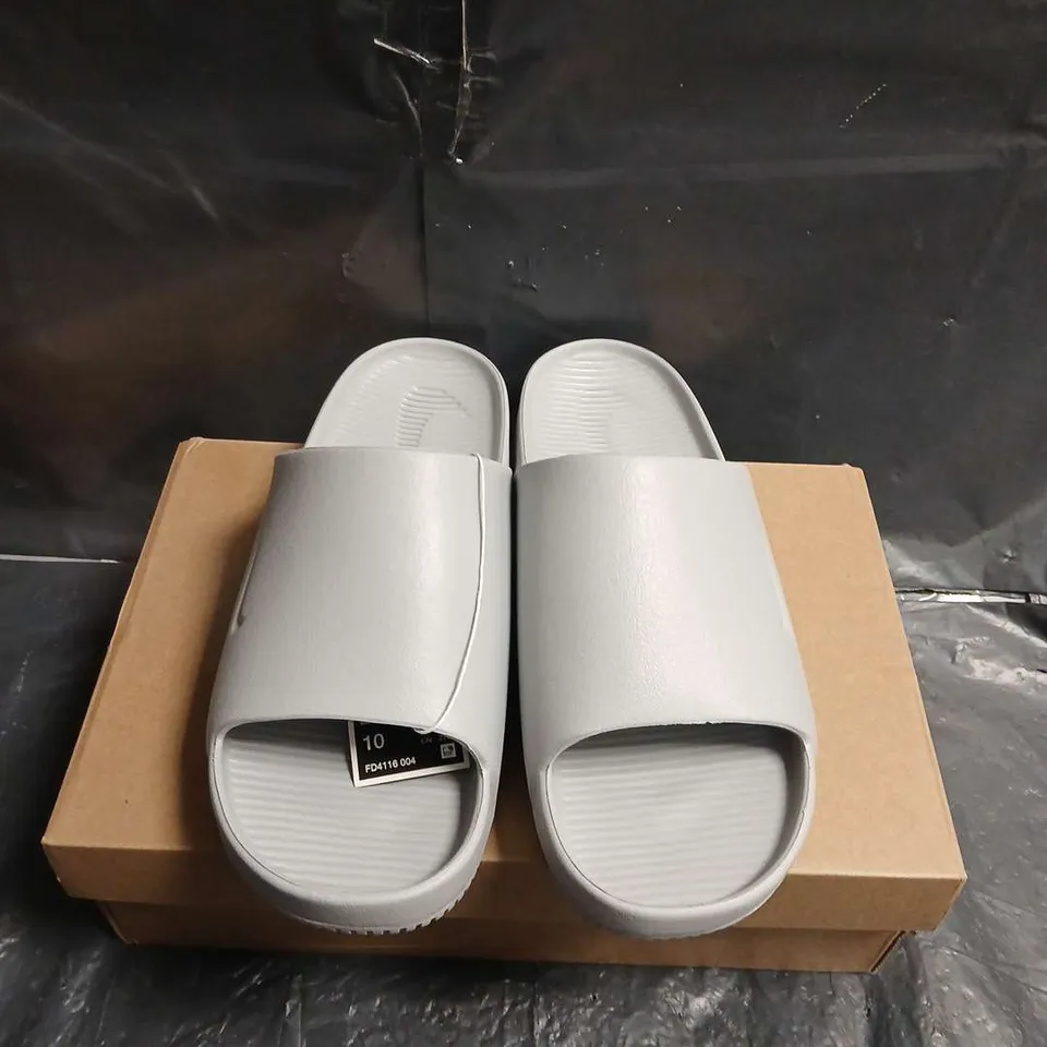 BOXED PAIR OF NIKE SLIDE SANDALS – WOLF GREY – MEN'S - UK SIZE 8