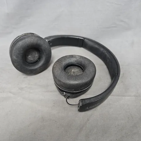 SONY WH-CH520 WIRELESS BLUETOOTH HEADPHONES (DAMAGED)