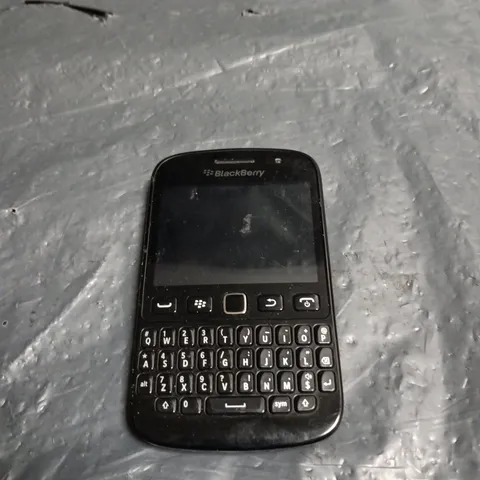 BLACKBERRY SMARTPHONE WITH QWERTY KEYBOARD – BLACK