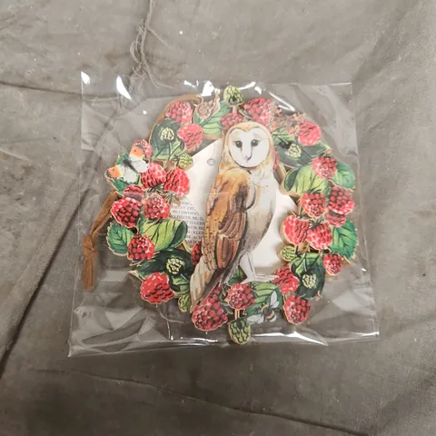 APPROXIMATELY 12 BOXES OF GISELA GRAHAM BARN OWL HANGING DECORATIONS - 24 DECORATIONS PER BOX 