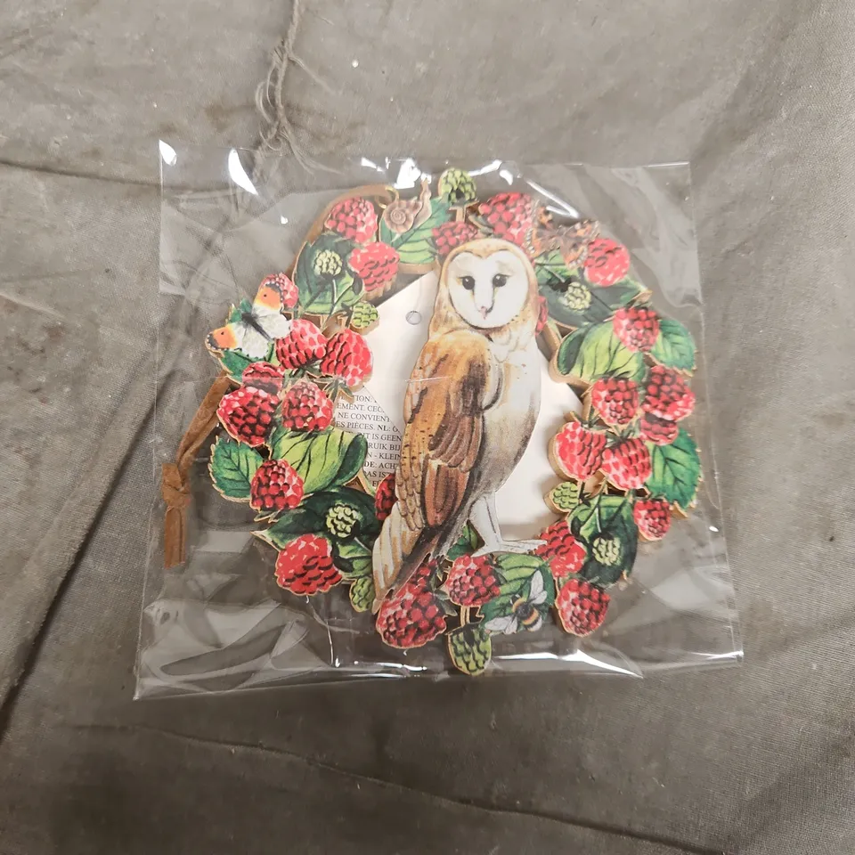 APPROXIMATELY 12 BOXES OF GISELA GRAHAM BARN OWL HANGING DECORATIONS - 24 DECORATIONS PER BOX 