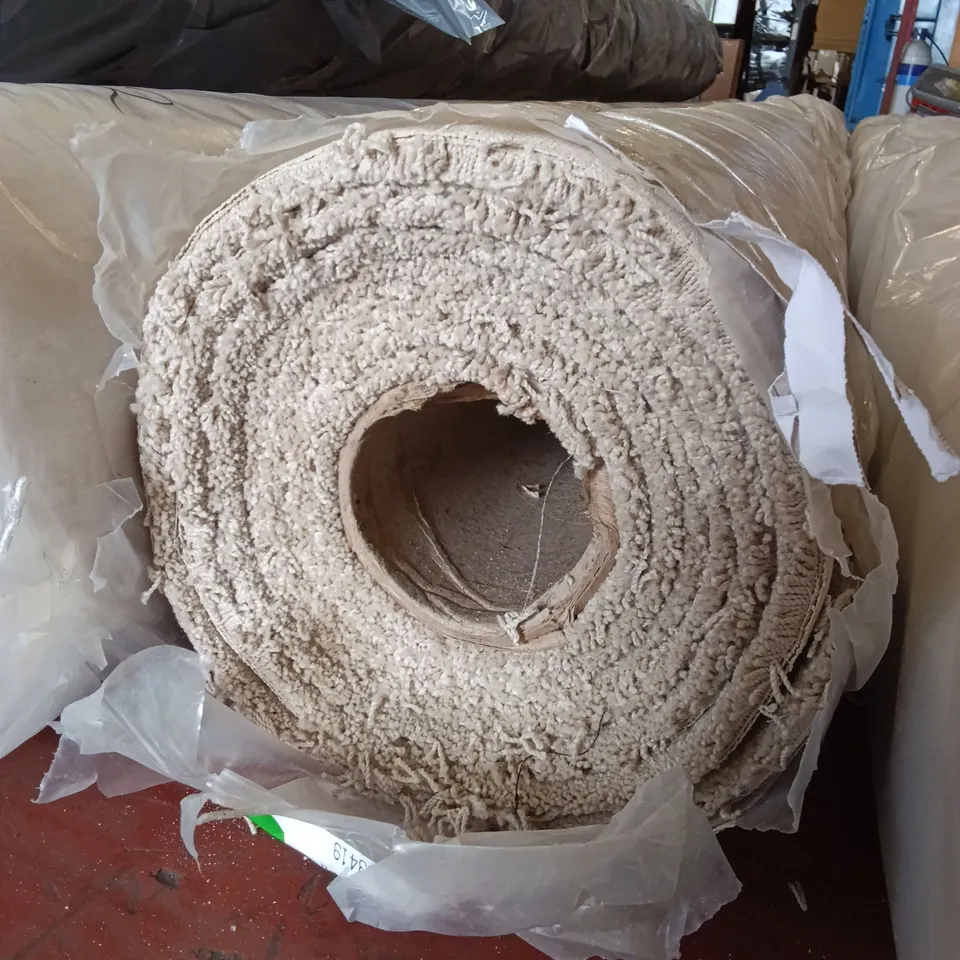 ROLL OF QUALITY ULTIMATE IMPRESSIONS MERIT CARPET // APPROX SIZE: 4.55 X 5.00M