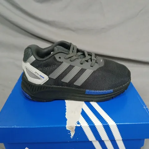 BOXED KIDS ADIDAS ZX RS EL I TRAINERS IN BLACK/GREY, UK 8K