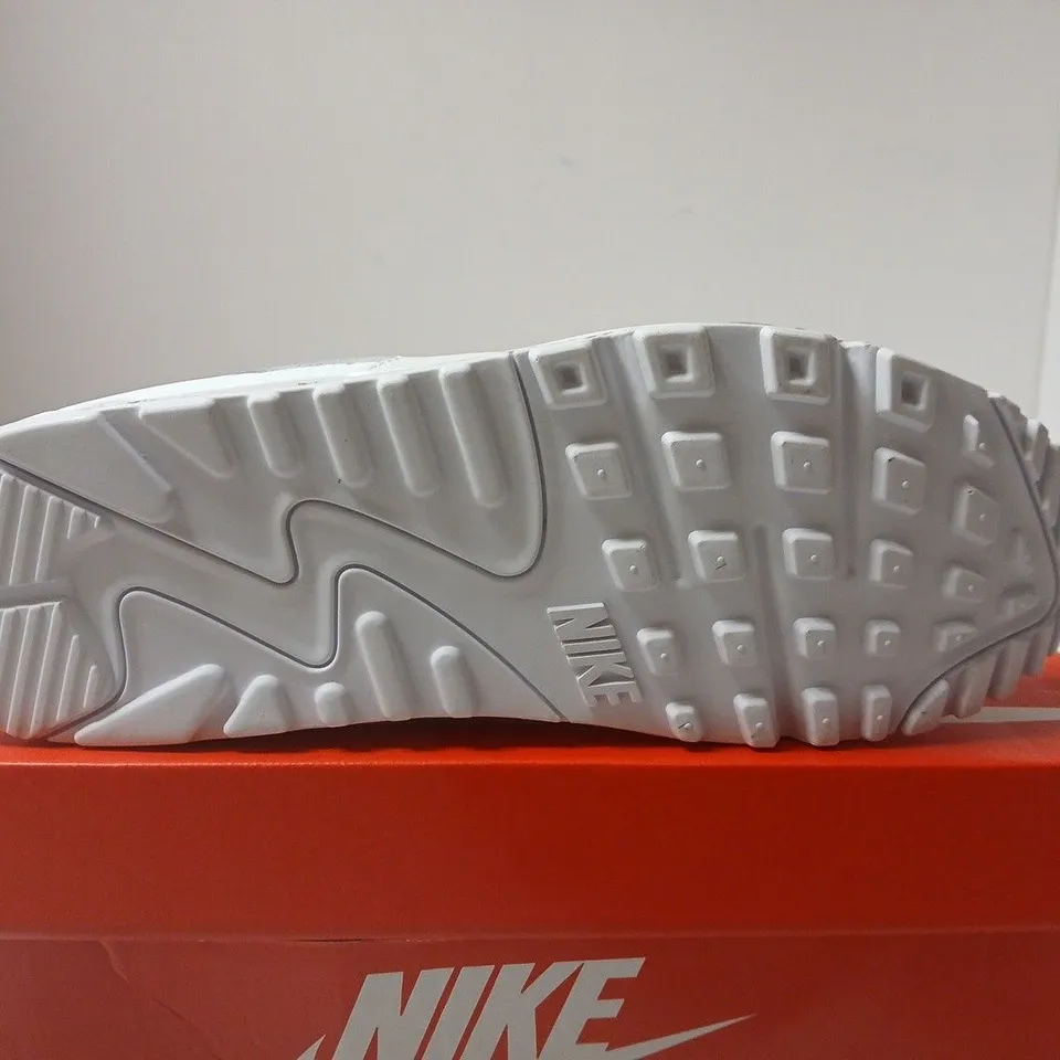 BOXED PAIR OF NIKE AIR MAX 90 TRAINERS – WHITE/SMOKE GREY, UK 9